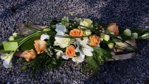 Fleuriste créatif.Bouquets, gerbes de funérailles